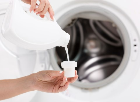 تصویر 1 از مایع لباسشویی آنزیم‌ دار در حجم‌ های مختلف